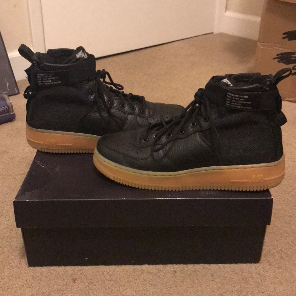 NIKE SF AF1 MID (GS) 7Y